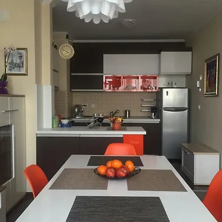 Апартамент Orange In Royal City Пловдив